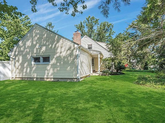 2nd image of 14 Dumond Pl