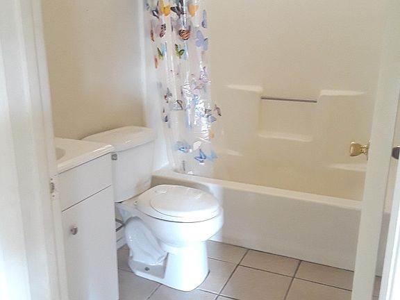 2nd image of 73879 Sunnyslope Dr #B