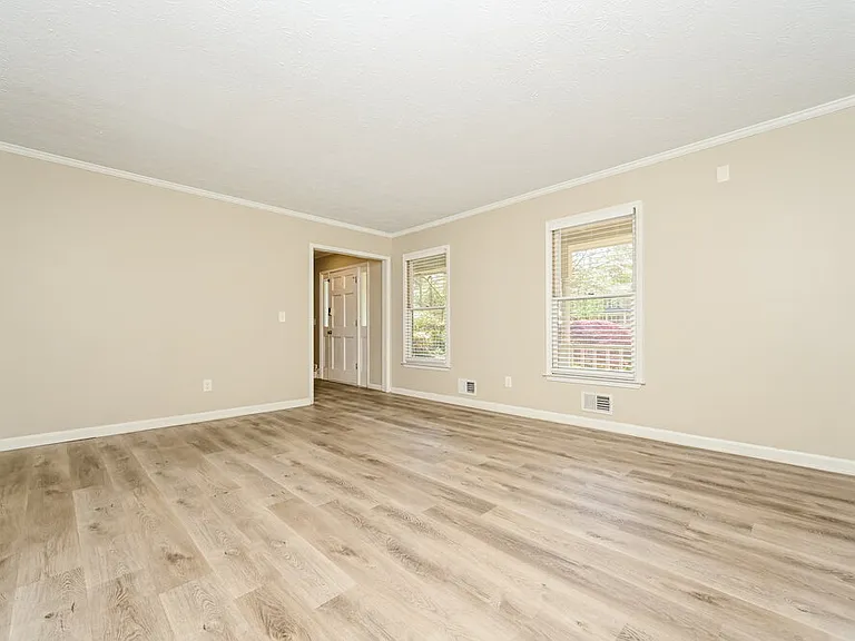 120 Tanglewood Dr — Photo 5