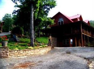 380 Bel Aire Ct, Hiawassee, GA 30546
