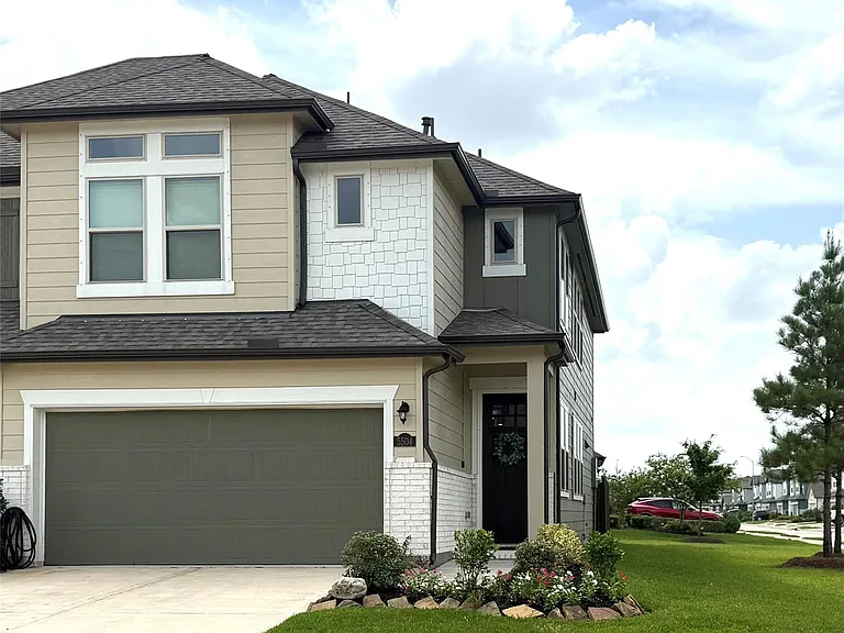 5504 Hyde Park Dr — Photo 1