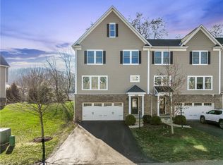 3098 Raintree Dr, Gibsonia, PA 15044