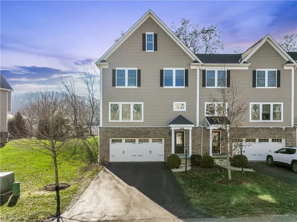 3098 Raintree Dr, Gibsonia, PA 15044