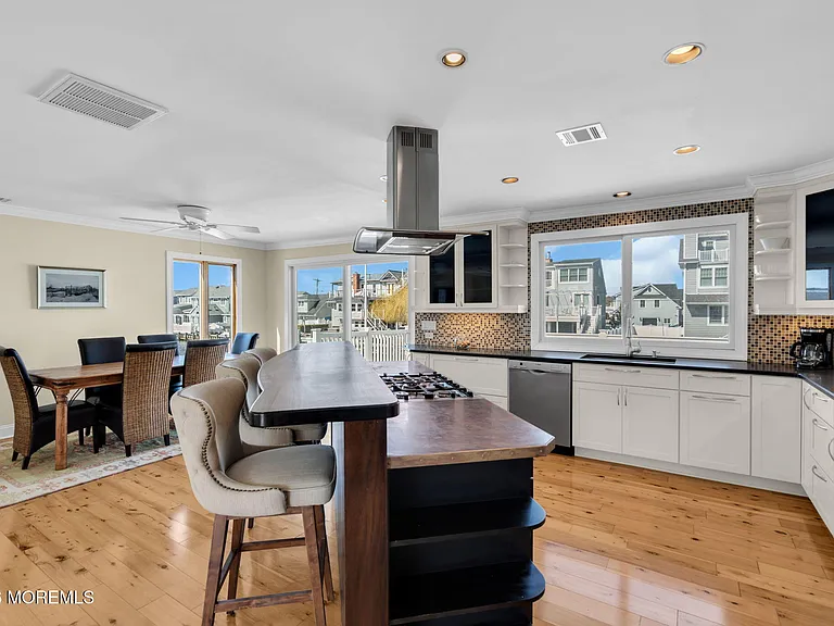 326 Cutter Ln — Photo 8