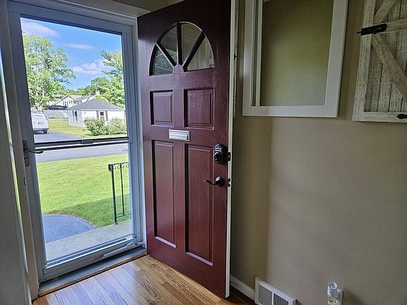 4th image of 6 Miland Ave