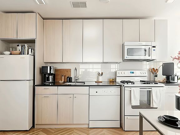 5th image of 1074 Putnam Ave #5R