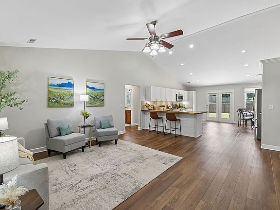2nd image of 2037 Sparrow St
