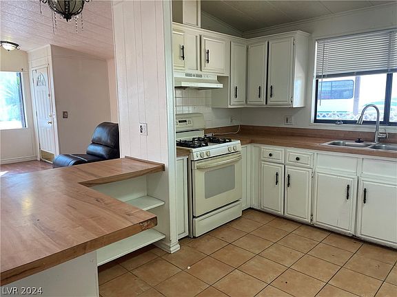 3rd image of 241 Sir William Way