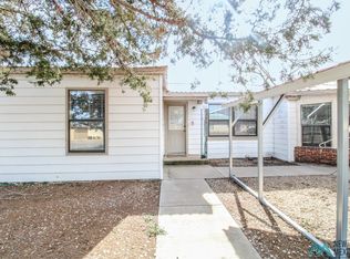 921 W 16th St, Portales, NM 88130