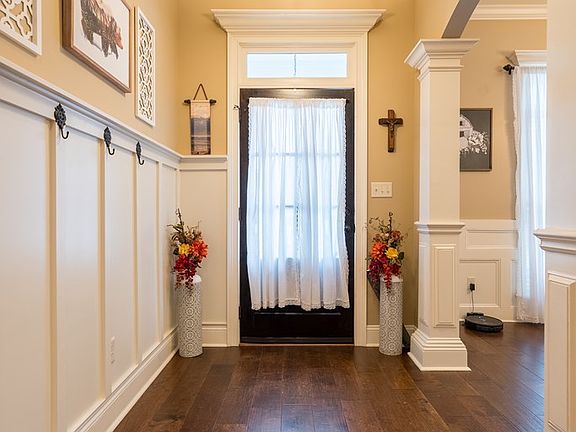 3rd image of 5184 Abbott Cir