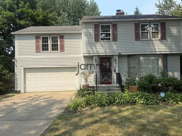 2787 Derbyshire Rd, Cleveland Heights, OH 44106