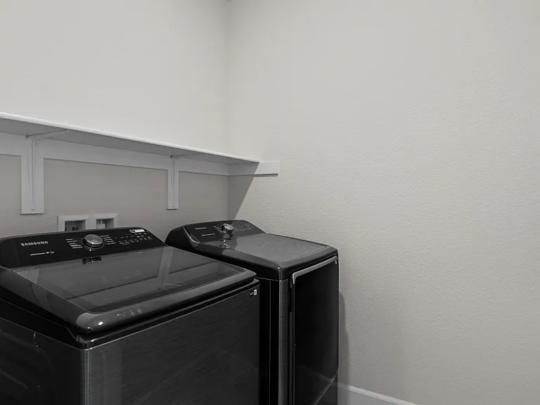 548 Aliki Dr — Photo 26