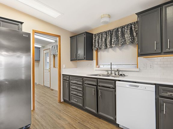 4th image of 312 S Columbia Center Blvd Unit 105
