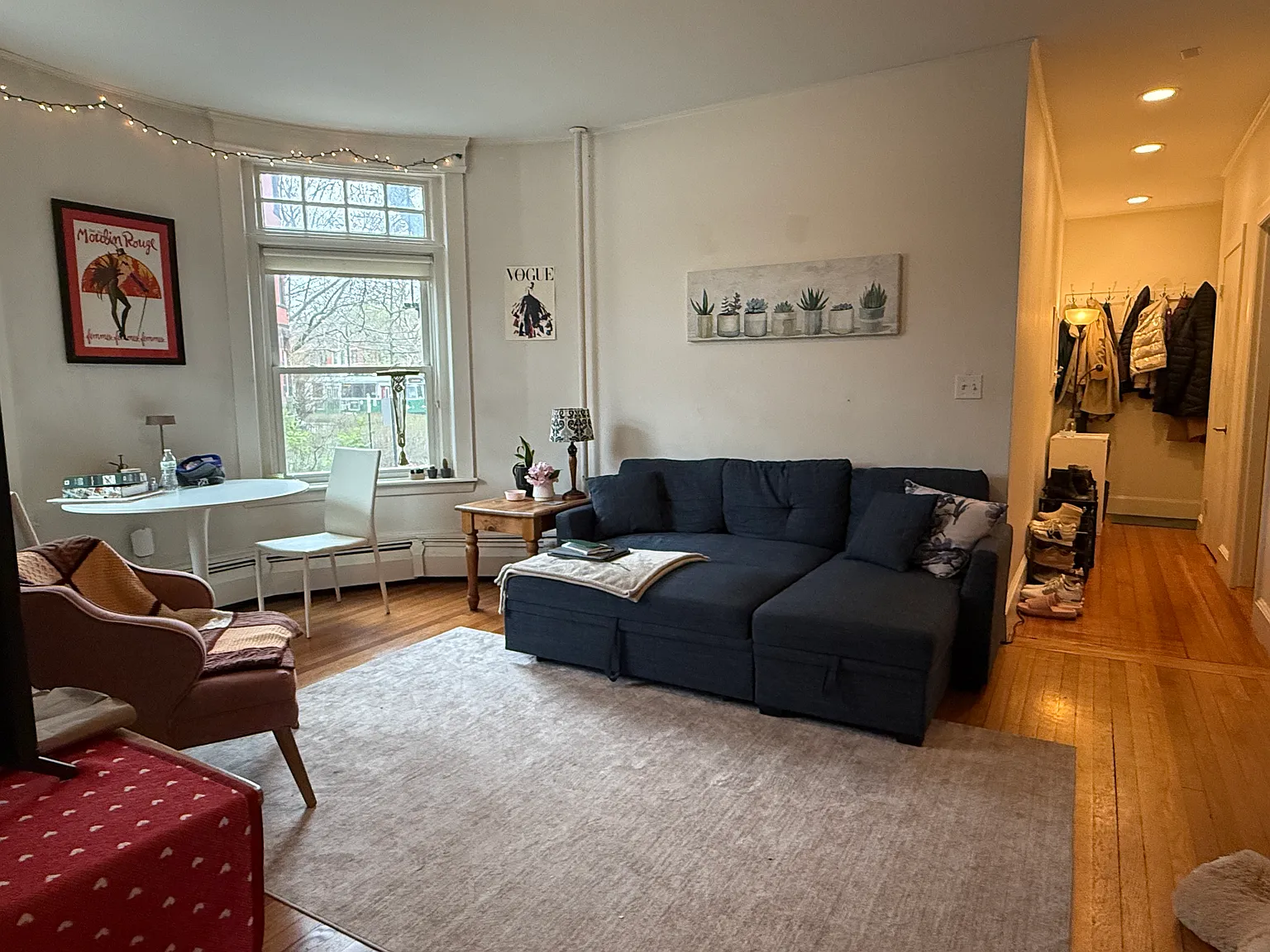 3 bed, 900 sqft, $3,500 — Photo 1
