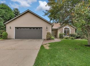 1004 Oak Pond Dr, Sartell, MN 56377