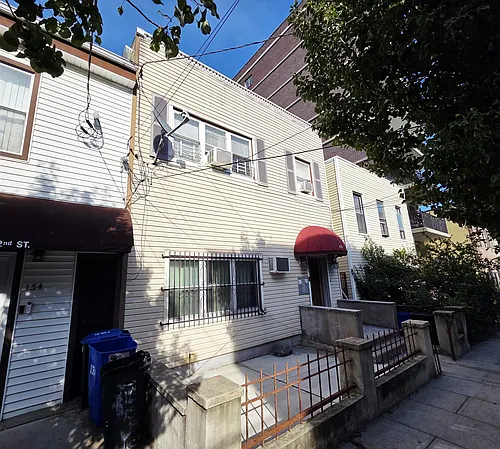 132 42nd St Photo 1