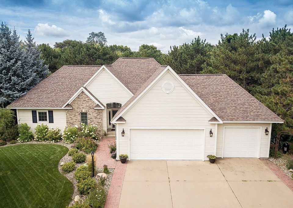 1st image of 595 Woodland Ln