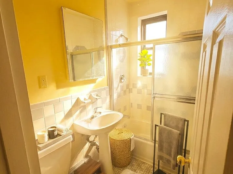 195-24 Jamaica Ave #323 — Photo 3