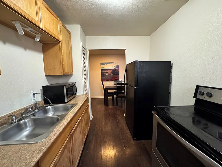 507 W Estes Ave #1 — Photo 7