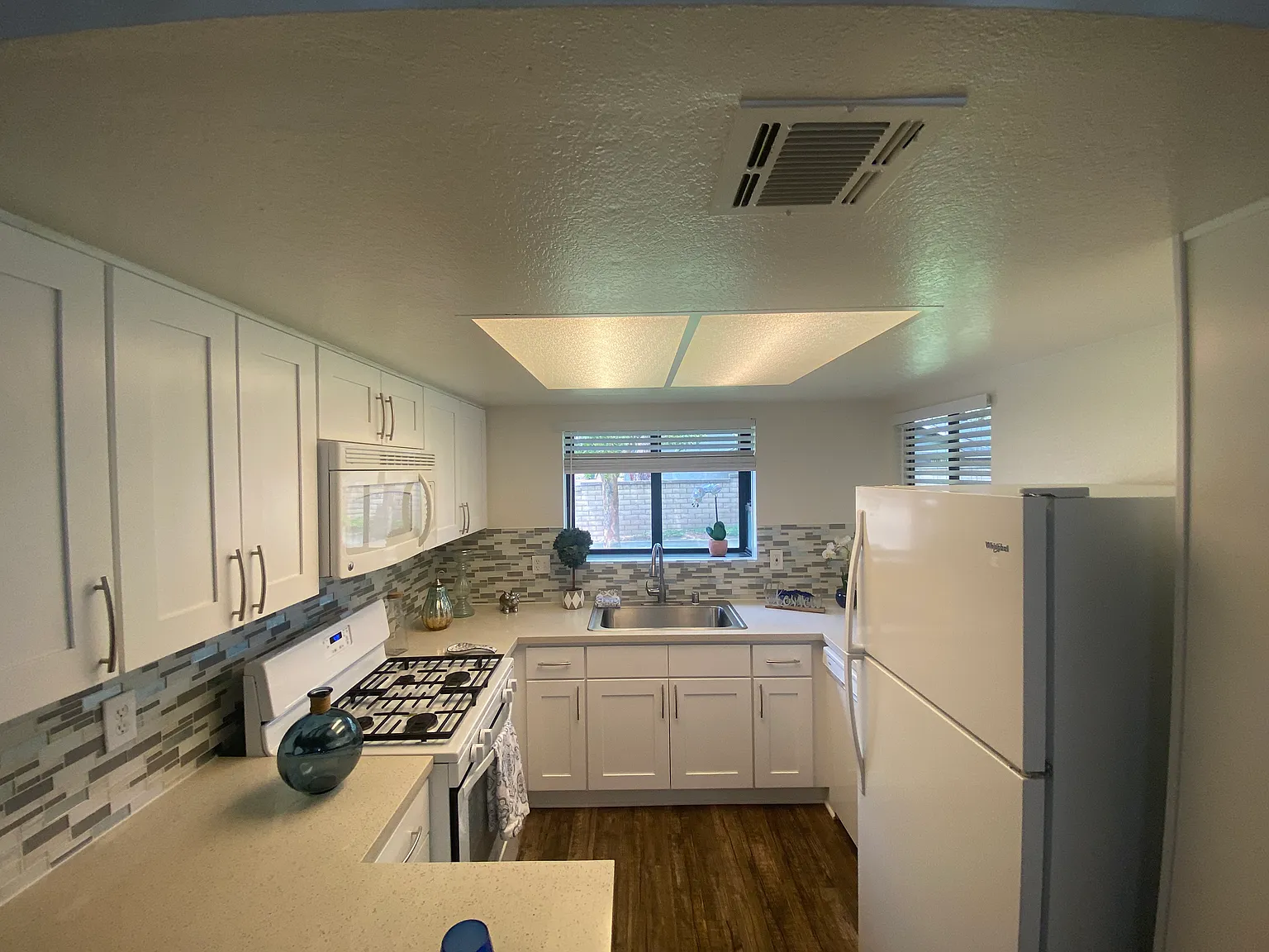 2 bed, 2.5 bath, 1021 sqft, $2,795 — Photo 1