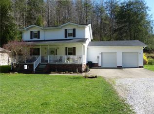 1964 Quick Rd, Elkview, WV 25071