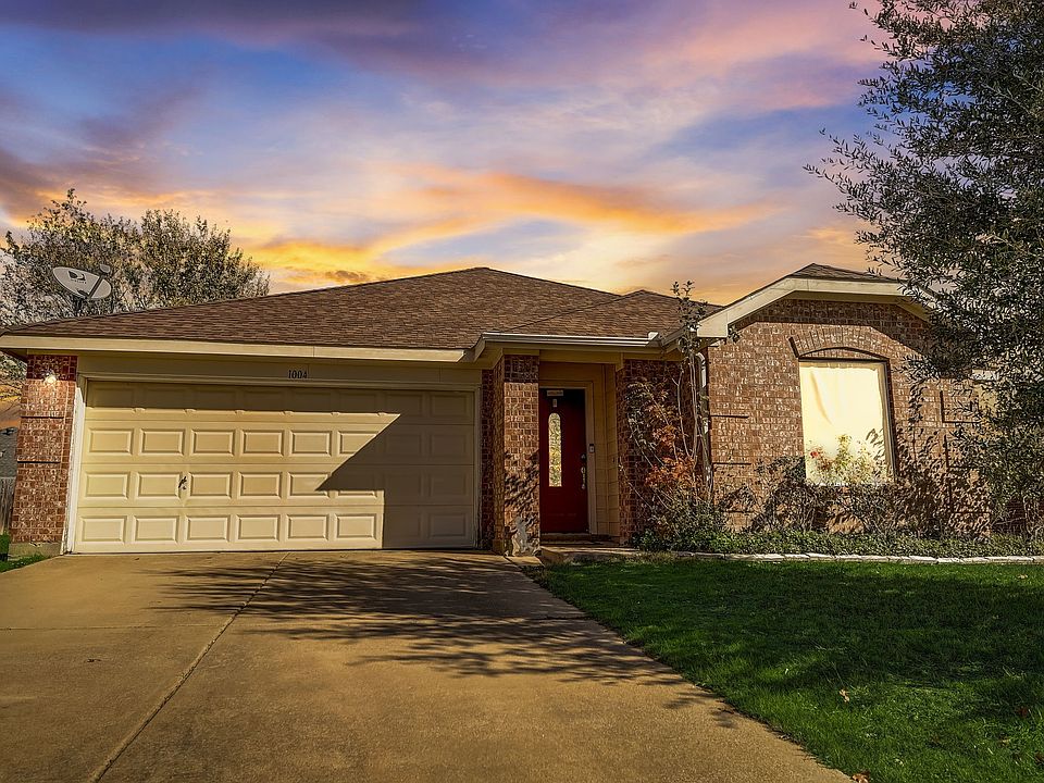 1st image of 1004 McKavett Dr