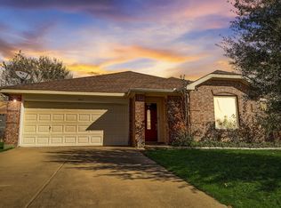 1004 McKavett Dr, Burleson, TX 76028