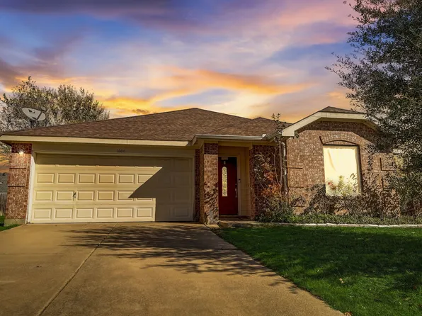 1004 McKavett Dr, Burleson, TX 76028