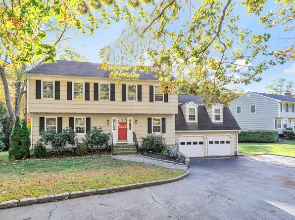 15 Blackberry Road, Trumbull, CT 06611