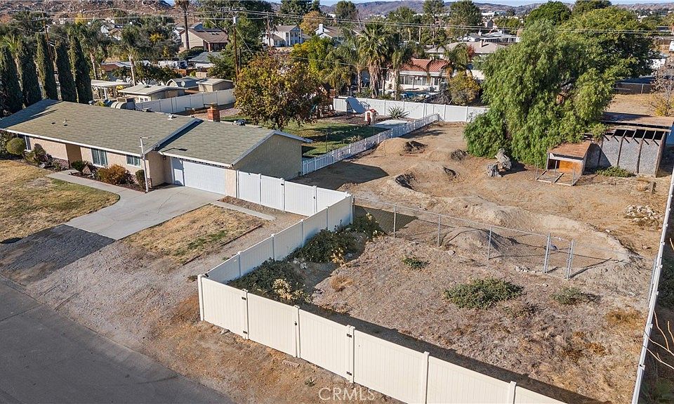 1st image of 28790 Stevens Ave