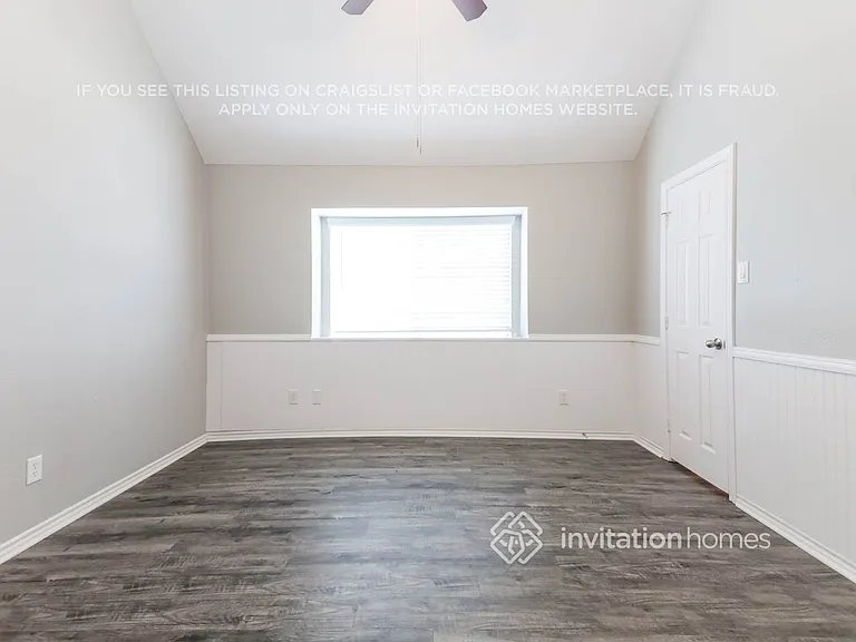 2121 London Dr — Photo 15