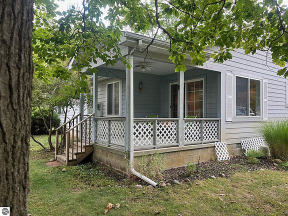 4th image of 441 Lakewood Dr
