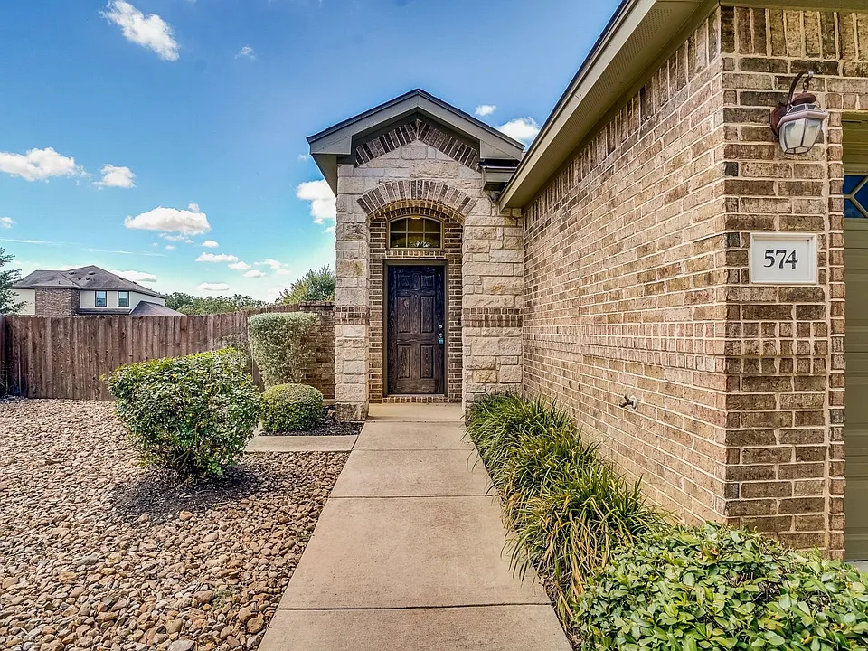 574 Creekside Frst