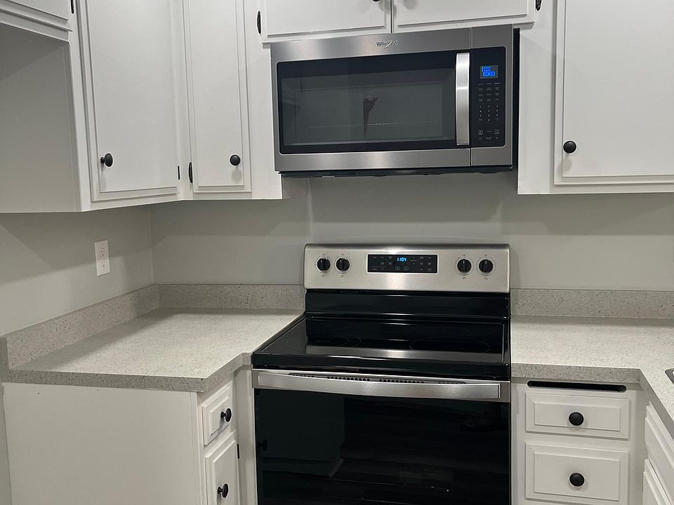 Kitchen, all new appliances