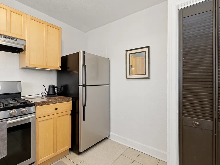 1481 Ash St #4 — Photo 12