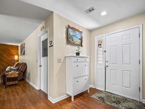 4th image of 2208 Greenwich Way