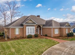 4105 Plantation Dr, Morganton, NC 28655