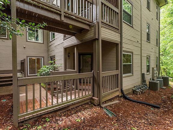 2nd image of 8201 Fairview Blf