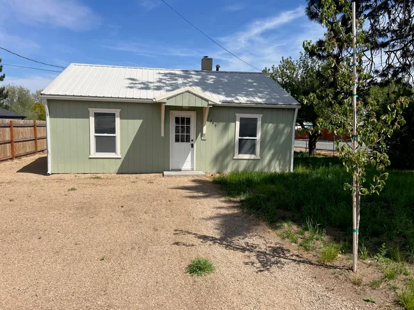 749 SW Madison St, Madras, OR 97741