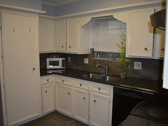 4th image of 5710 Lodge Creek Dr
