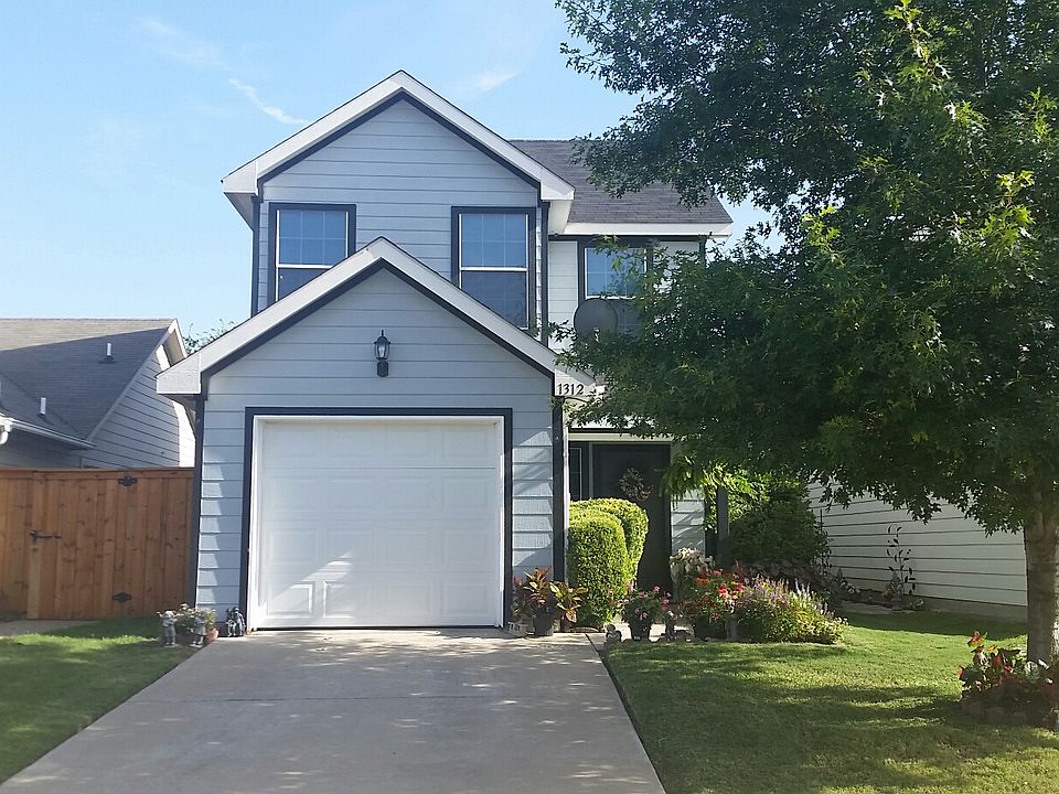 1st image of 1312 Pine Ln