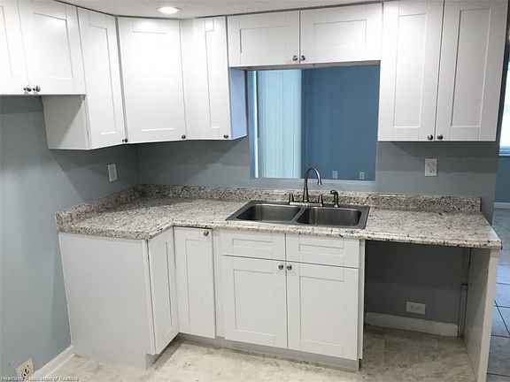 4th image of 1008 Mimosa St