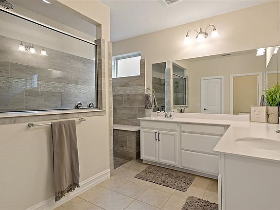 5th image of 11118 Ortega St