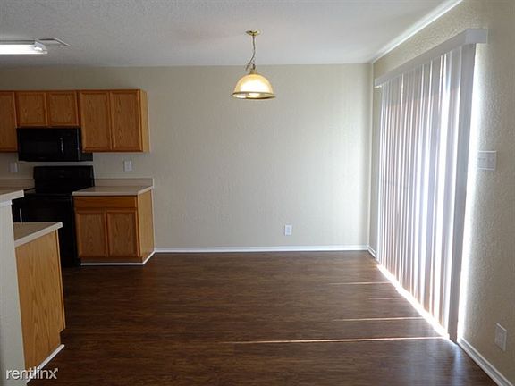 3rd image of 6280 Lakeview Dr