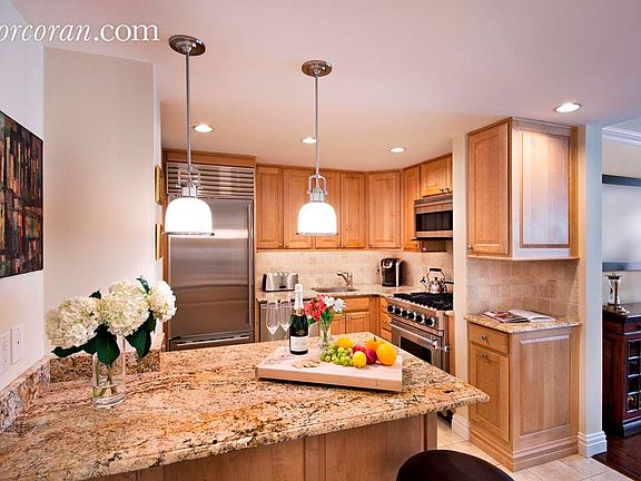 3rd image of 420 E 72nd St APT 10G