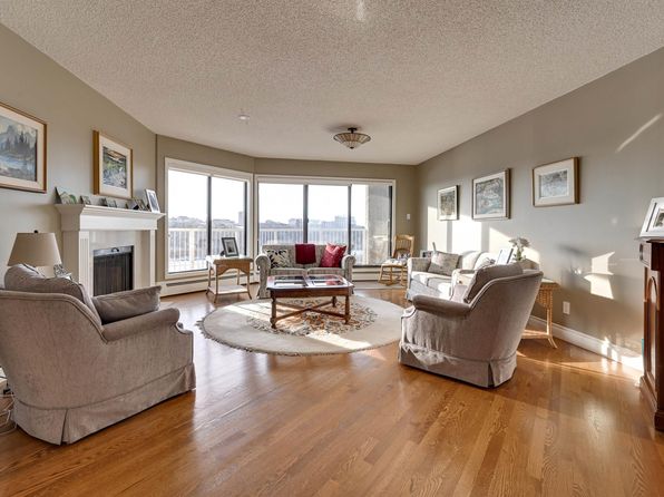 9734 111th St NW #10, Edmonton, AB T5K 1J8
