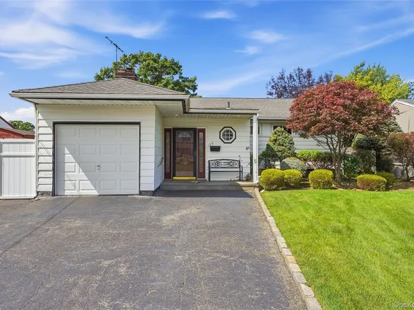 156 Broadway, Massapequa Park, NY 11762