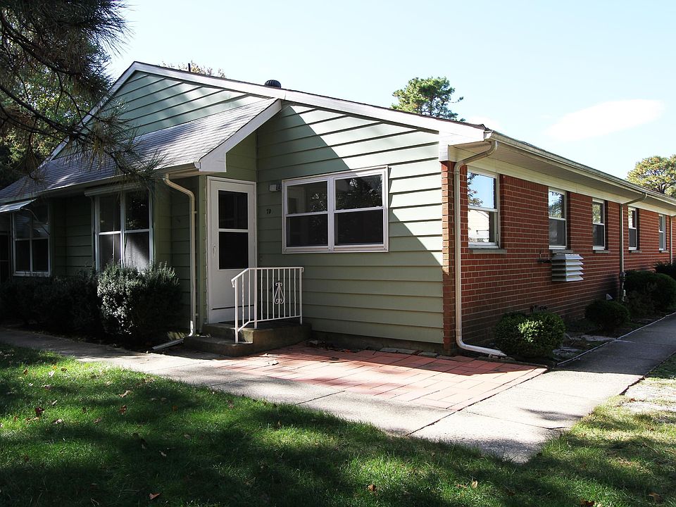 1st image of 7 Quaker Lane #D