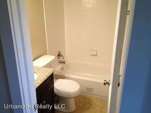 3rd image of 1909 Farrand St