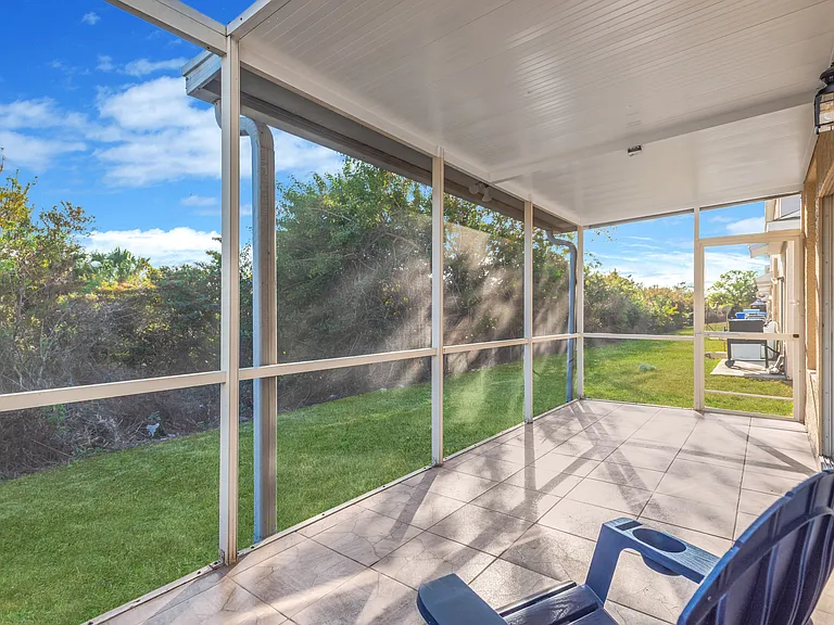 Olivedale Dr — Photo 16